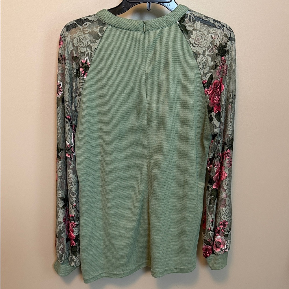 MIHOLL Size Medium Sage Green Long-Sleeve Thermal Top with Pink Floral Sleeves - Picture 5 of 9